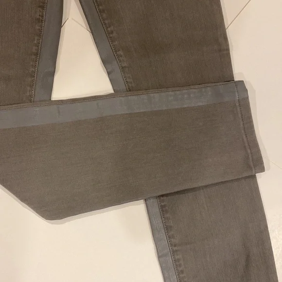 VINCE GRAY JEAN WITH  PLASTIC COATING STRIPS INSIDE SEAM & ' OUTSIDE - Picture 3 of 16
